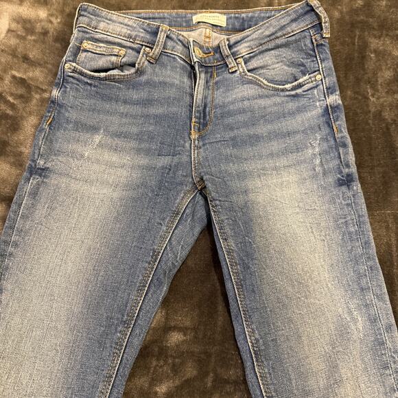 Zara Woman Premium Denim Women's Skinny Jeans Distressed Raw Hem Lt Wash Size 2 - Picture 8 of 16
